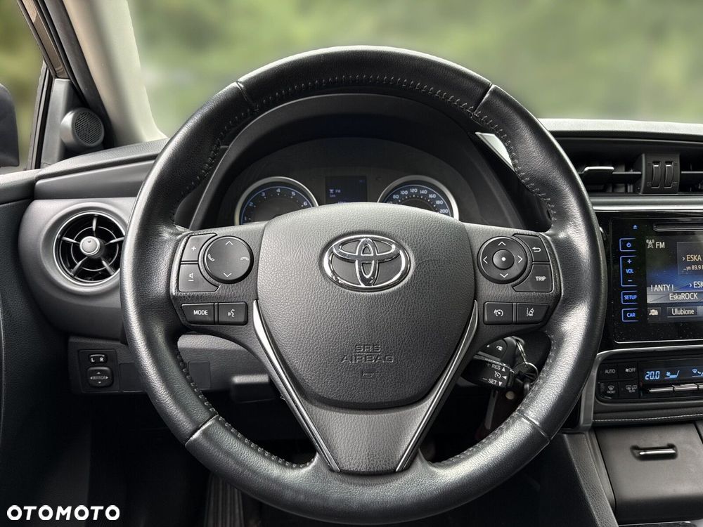 Toyota Corolla 1.6 Comfort - 19