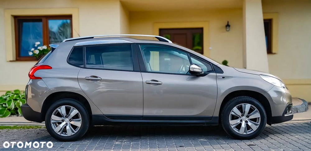 Peugeot 2008 BlueHDi 100 STOP & START Style - 8
