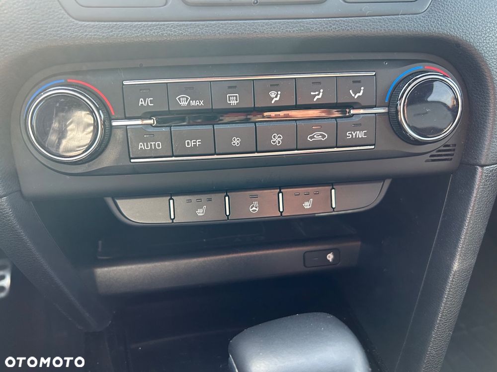 Kia ProCeed 1.4 T-GDI DCT7 OPF GT LINE - 20