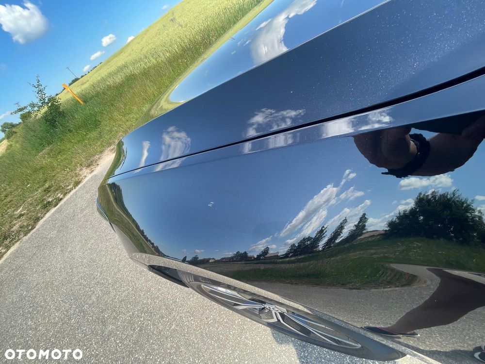 Volkswagen Passat - 16
