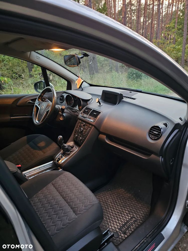 Opel Meriva - 9