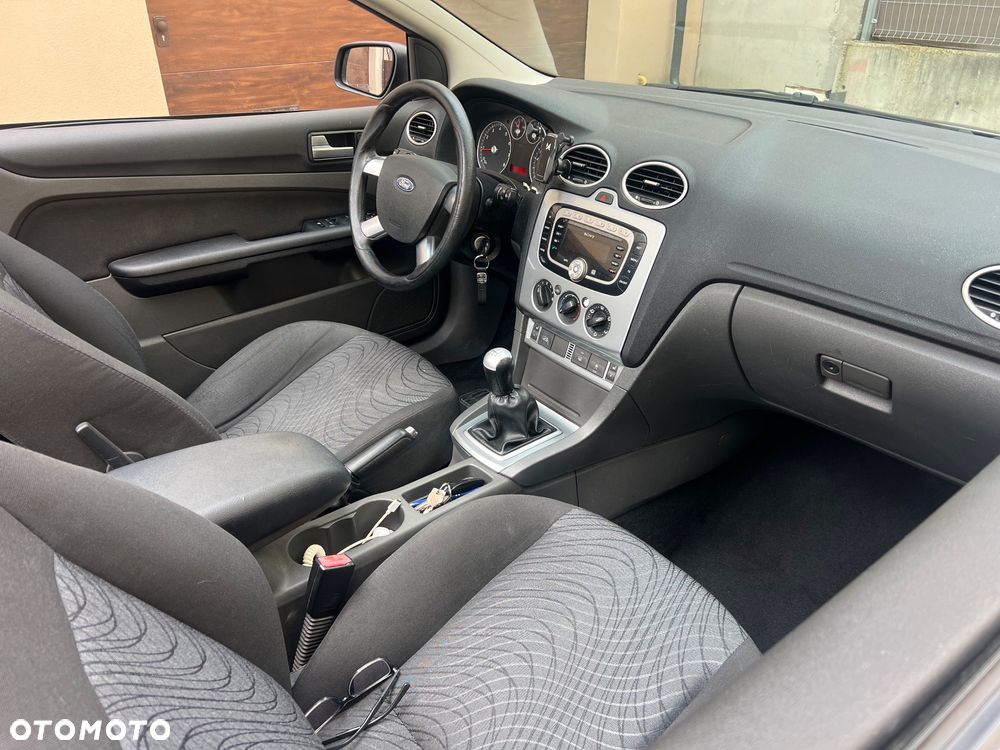 Ford Focus CC 1.6 16V Trend - 11