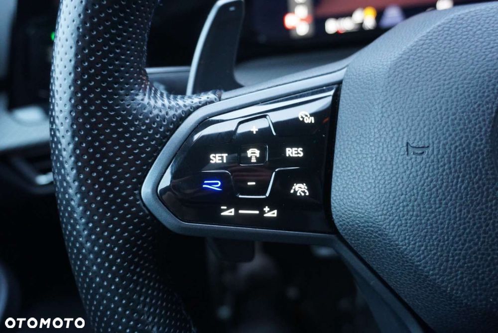 Volkswagen Golf 2.0 TSI 4Motion R DSG - 9