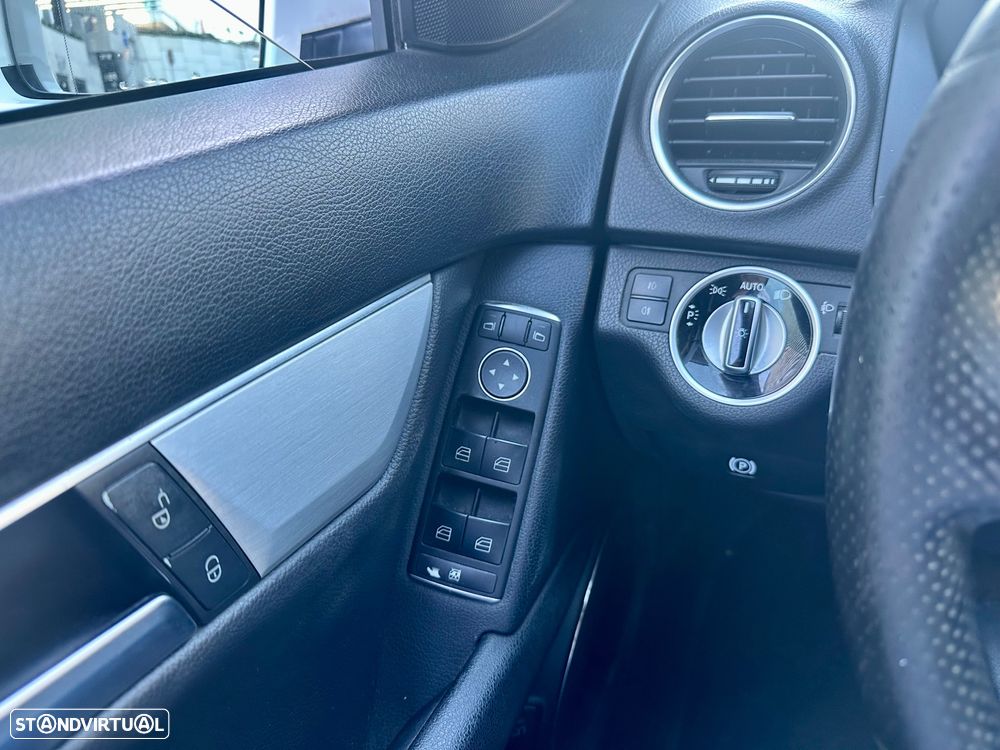 Mercedes-Benz C 220 Station CDI DPF BlueEFFICIENCY Avantgarde Edition - 12