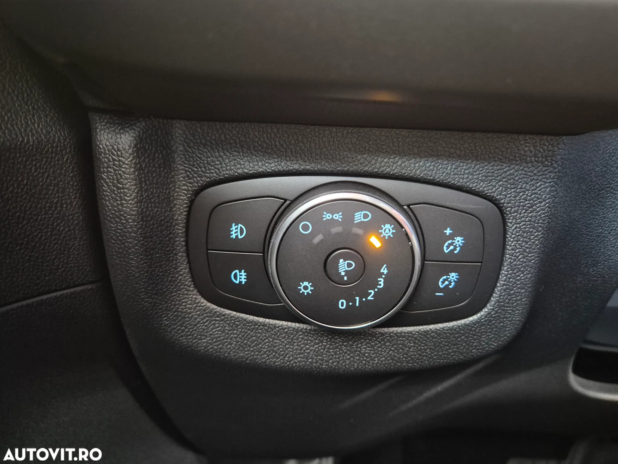 Ford Tourneo Courier 1.0 EcoBoost Titanium - 20