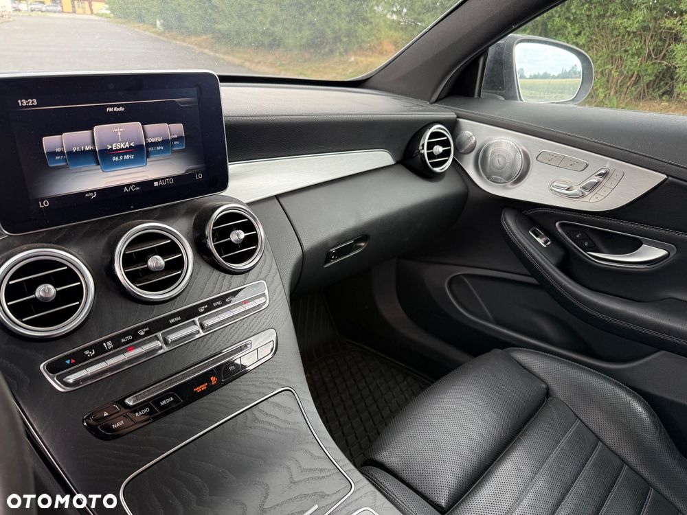 Mercedes-Benz Klasa C AMG 43 4Matic 9G-TRONIC - 24
