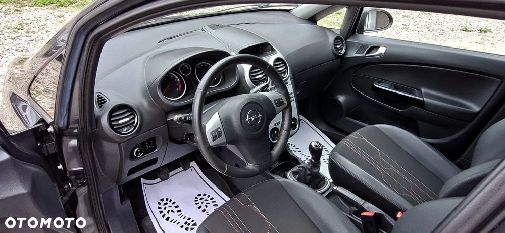 Opel Corsa 1.4 16V Innovation - 14