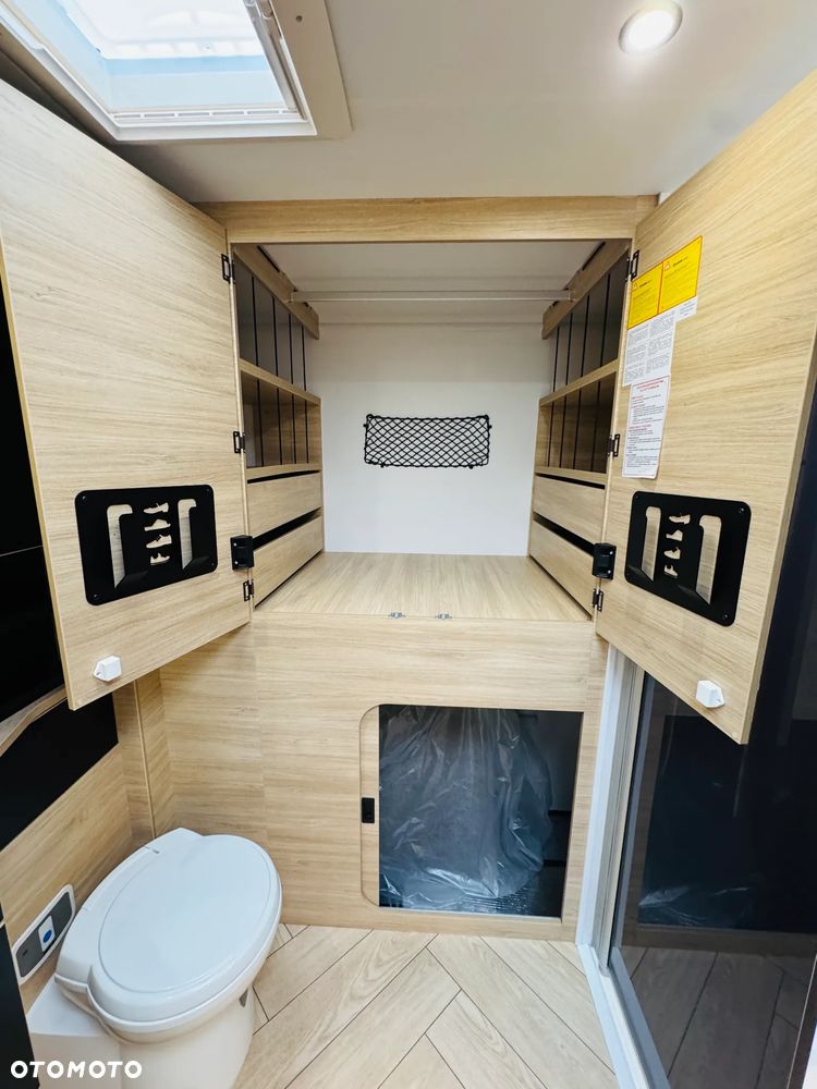 Ford Chausson 640 Titanium Line - 25