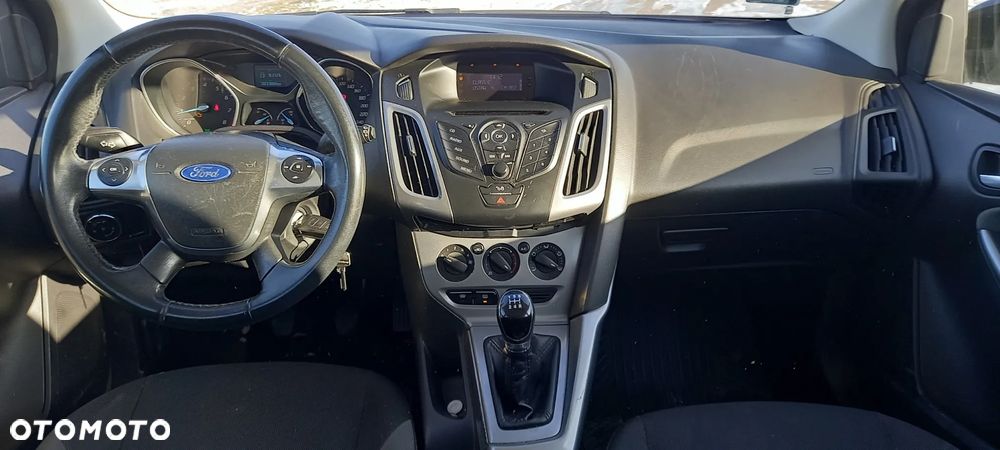 Ford Focus 1.6 Trend - 18