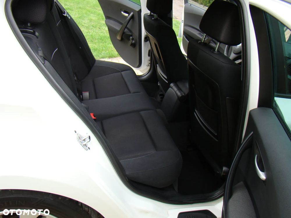 BMW Seria 1 118i - 25