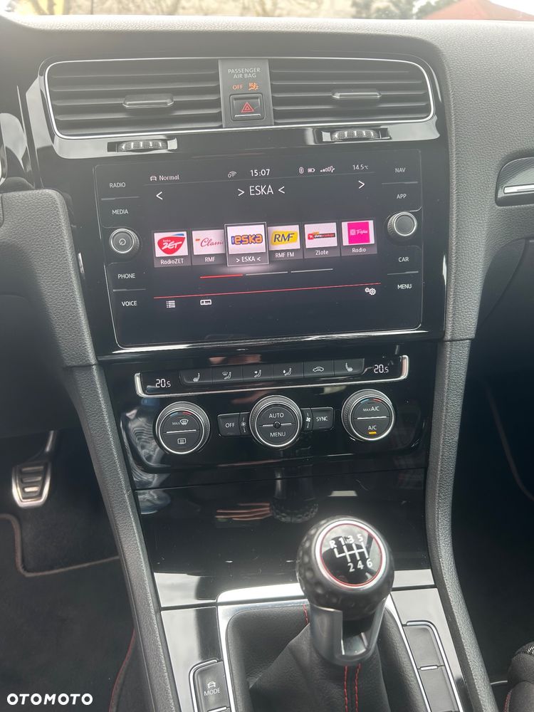 Volkswagen Golf - 21