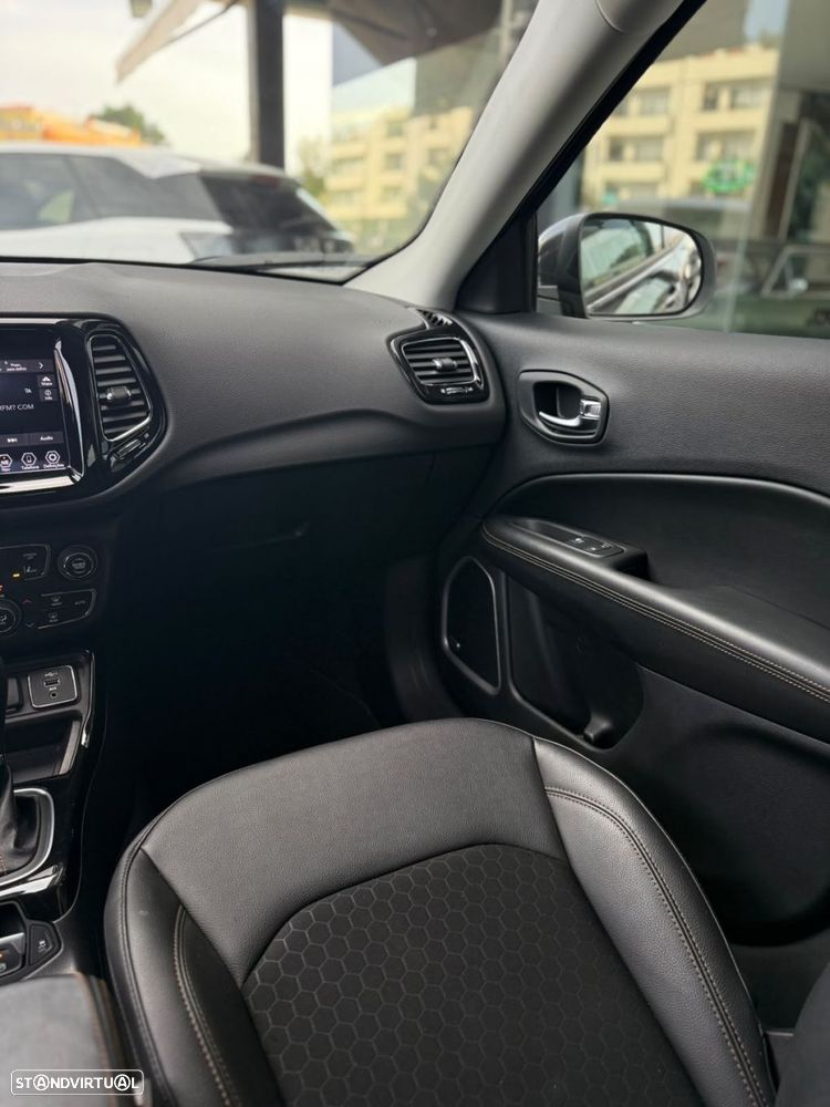 Jeep Compass 1.3 T Limited DCT - 25