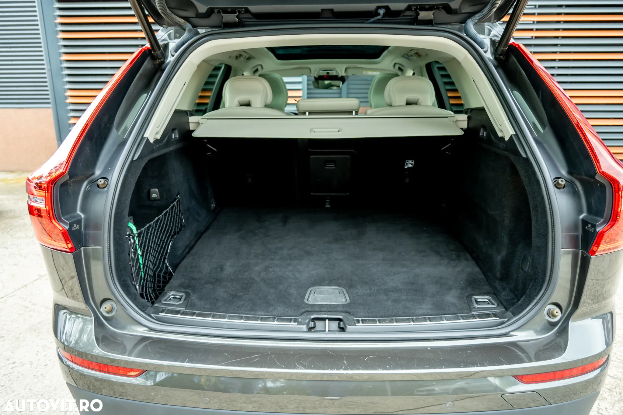 Volvo XC 60 T8 Twin Engine AWD Geartronic Inscription - 33