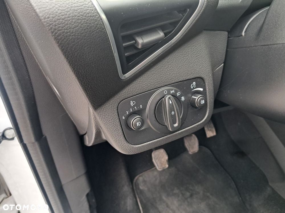 Ford Kuga 2.0 TDCi 2x4 Titanium - 36