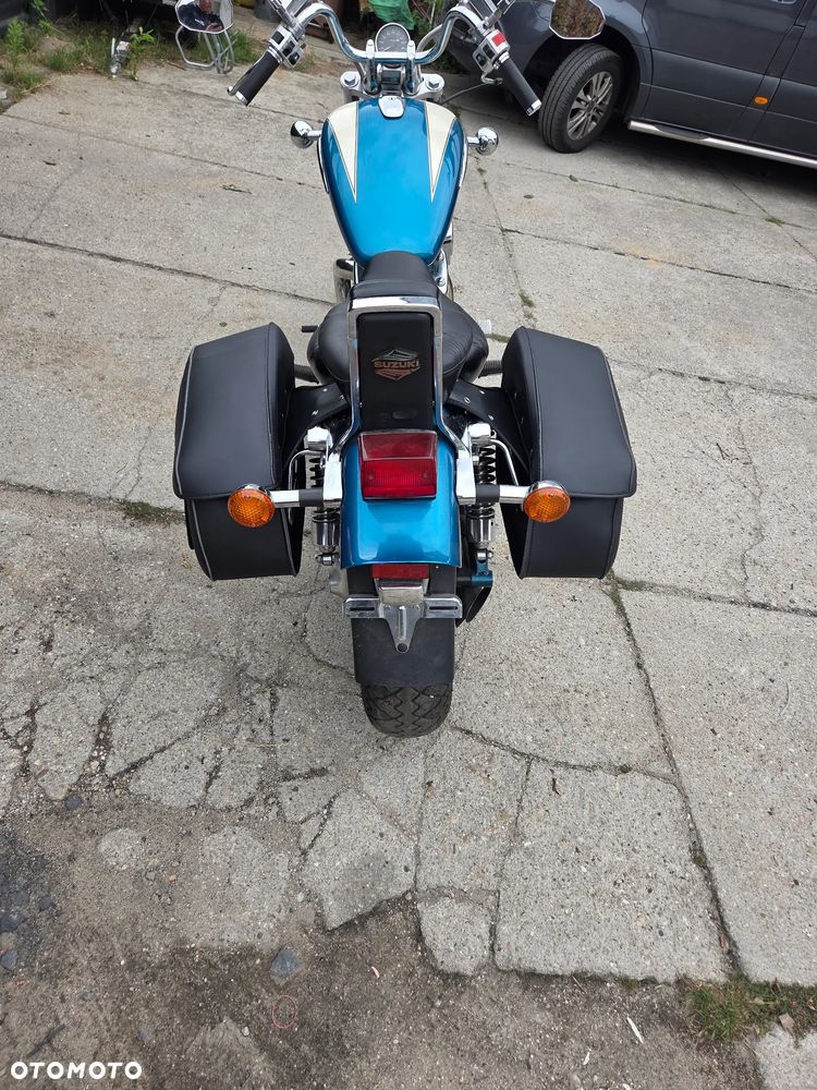 Suzuki Intruder - 3