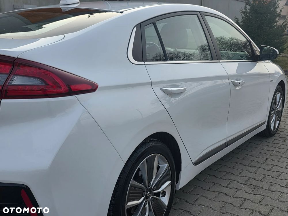 Hyundai IONIQ Plug-in hybrid Premium - 12