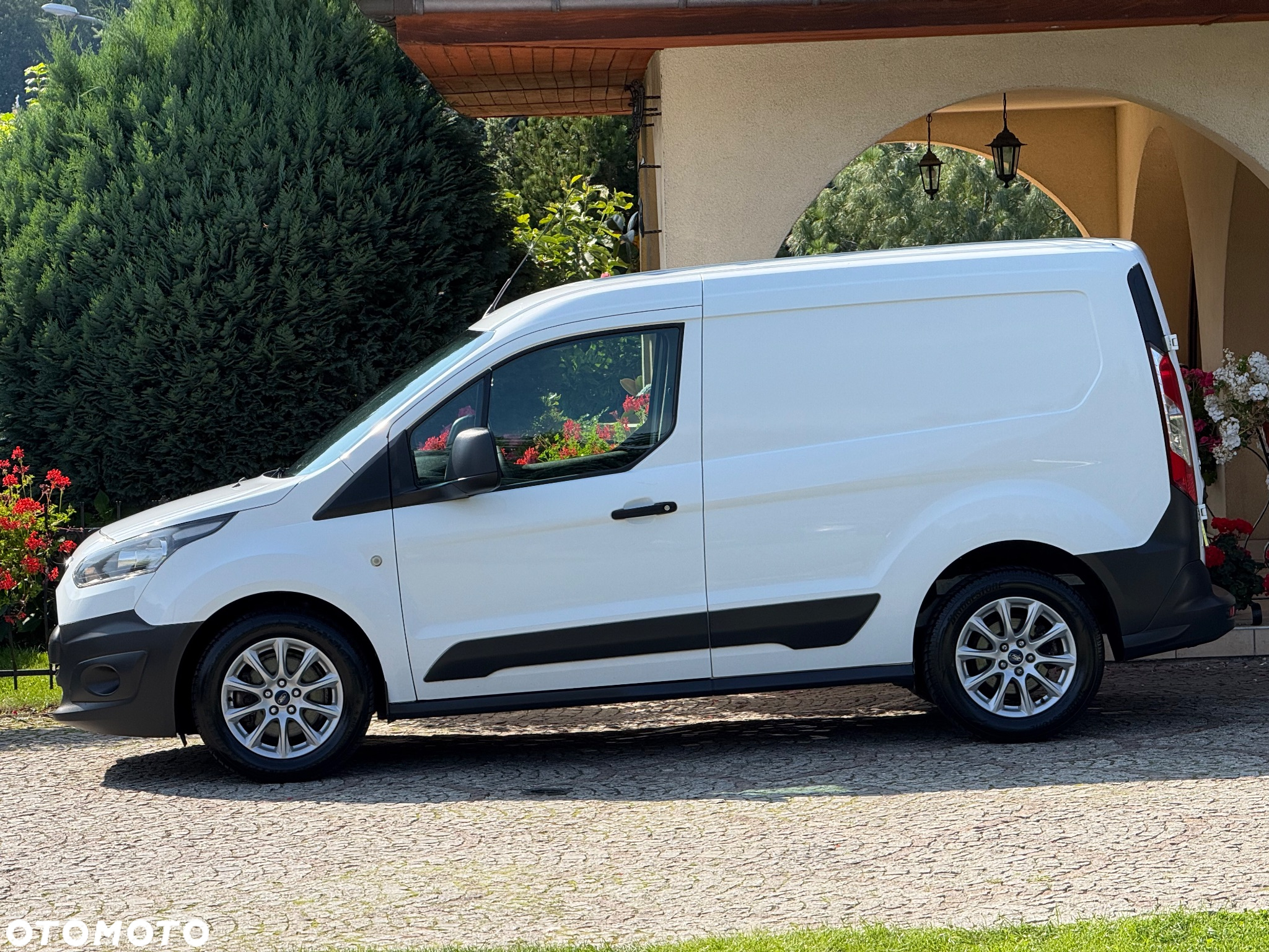 Ford Transit Connect klimatyzacja webasto hak piękny - 5