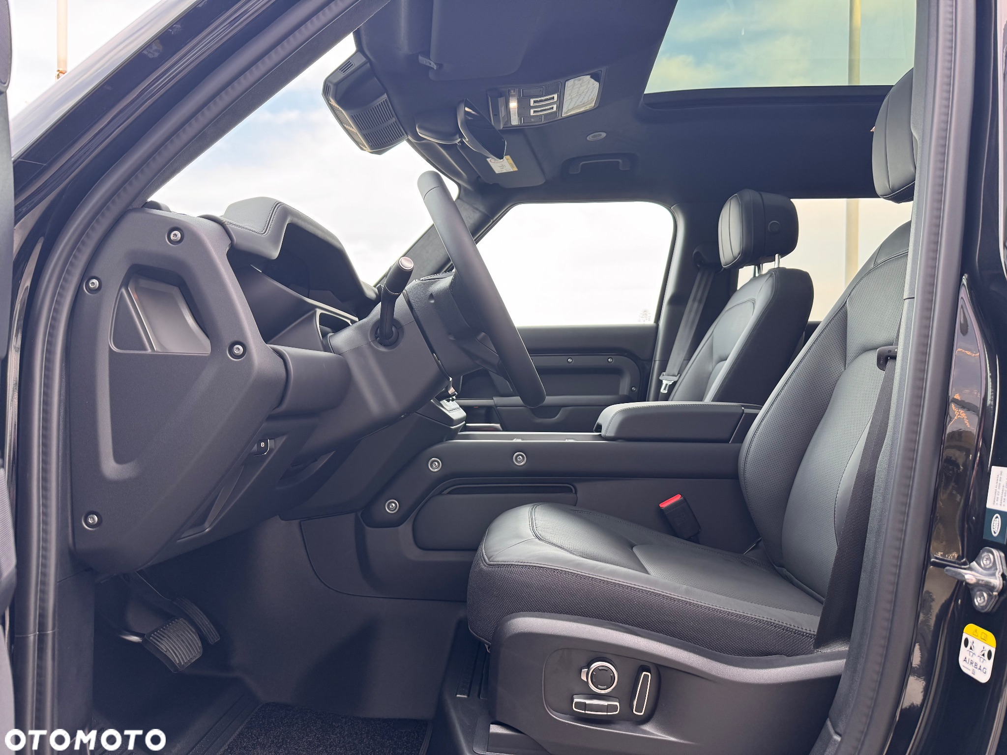 Land Rover Defender - 12