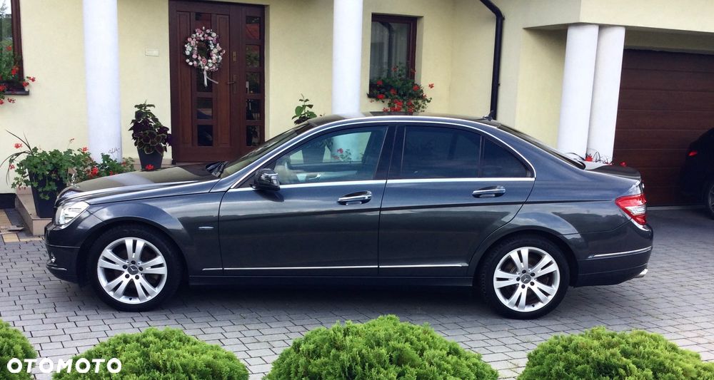 Mercedes-Benz Klasa C 250 CGI BlueEff Avantgarde - 2