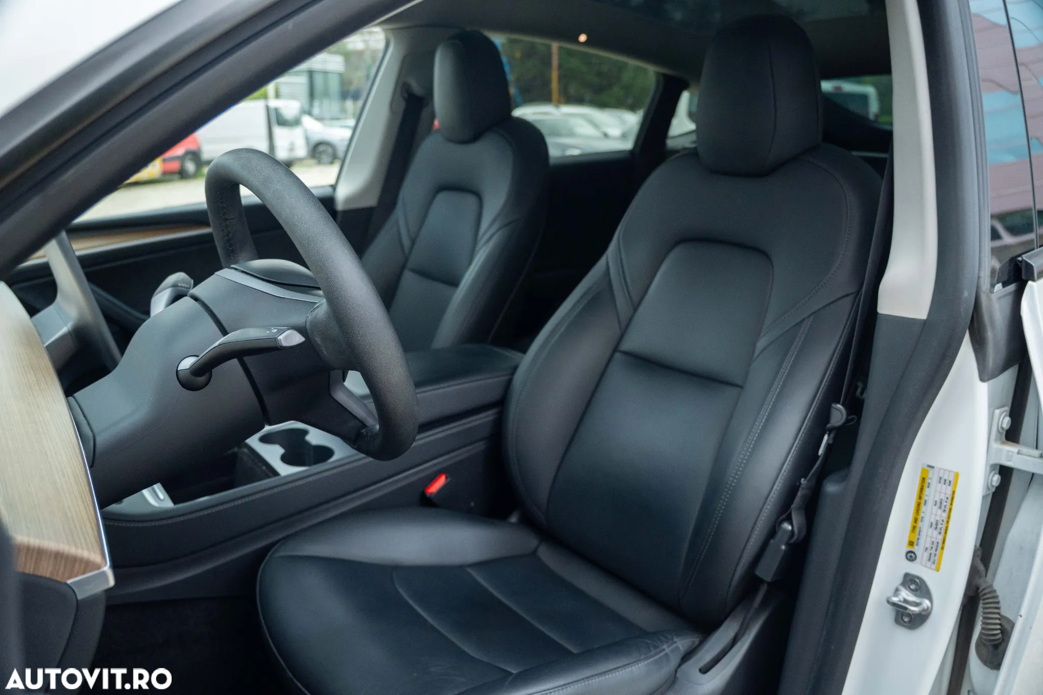 Tesla Model Y Long Range Dual Motor AWD - 12