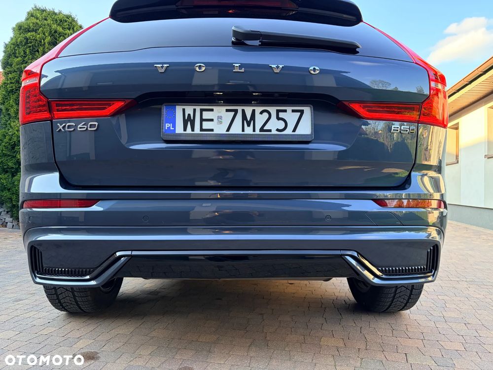 Volvo XC 60 B5 B AWD Ultra Dark - 3