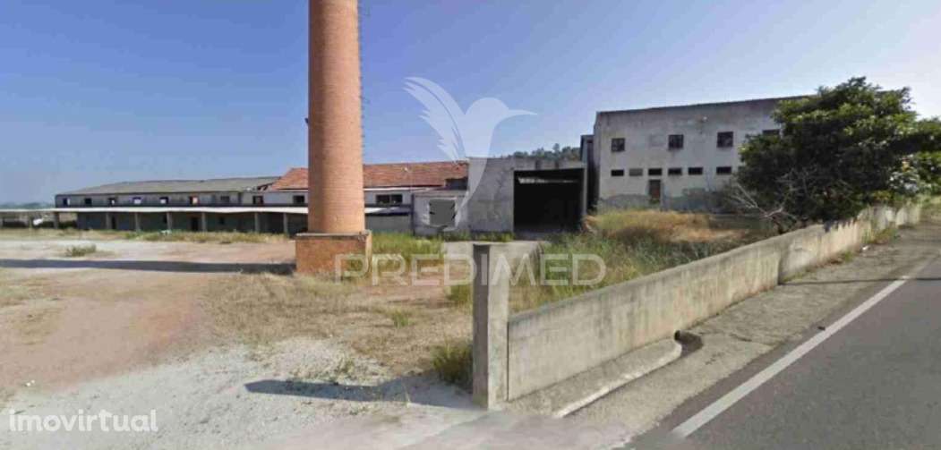 Unidade Industrial para recuperar em Santarém - Grande imagem: 3/8