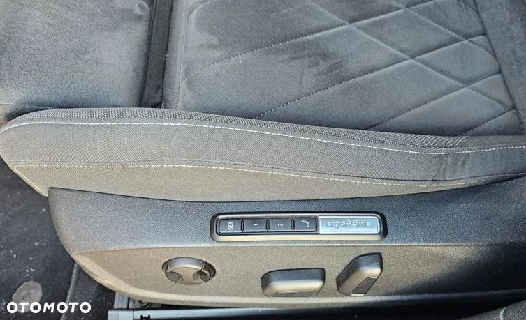 Volkswagen Golf 2.0 TDI SCR DSG Style - 14