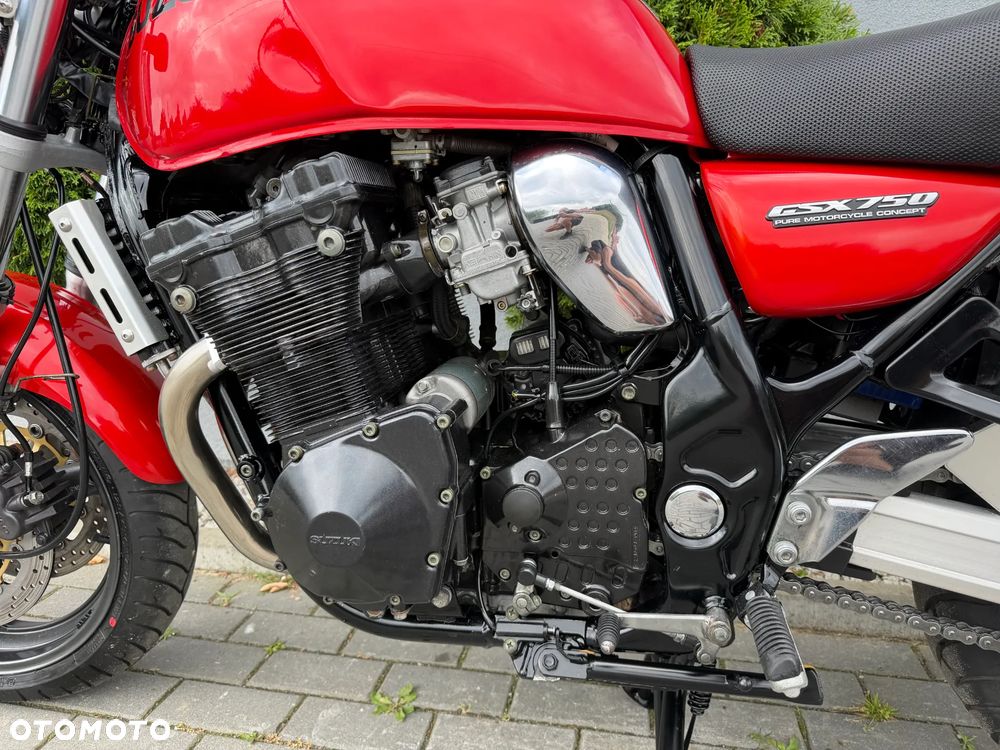 Suzuki GSX - 35