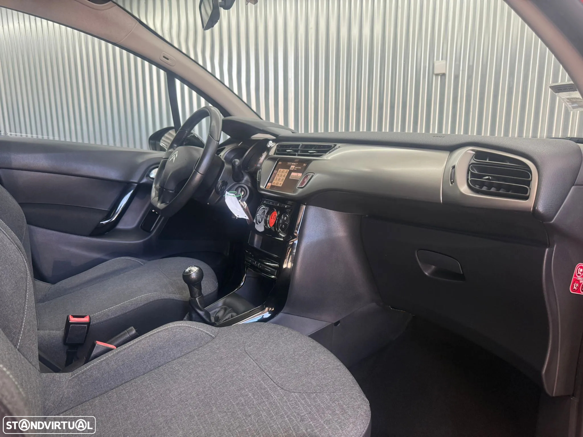 Citroën C3 1.2 PureTech Shine - 15