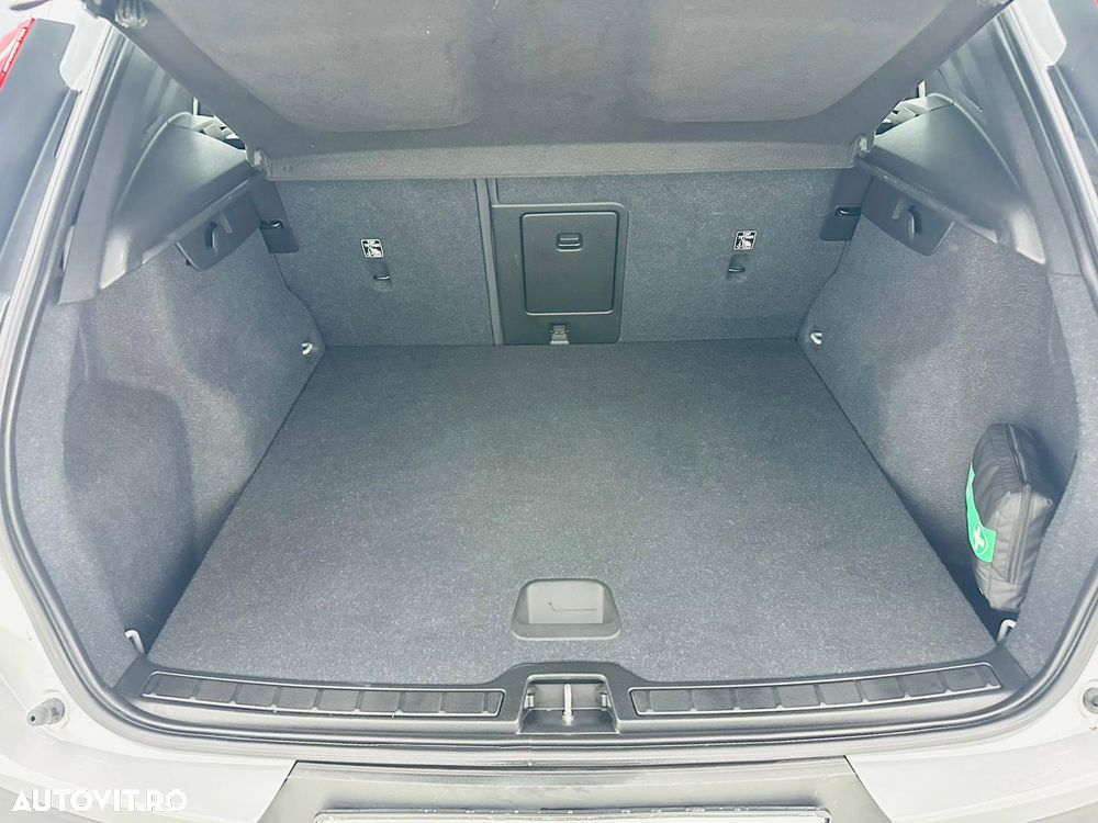 Volvo XC 40 D3 Momentum Pro - 17