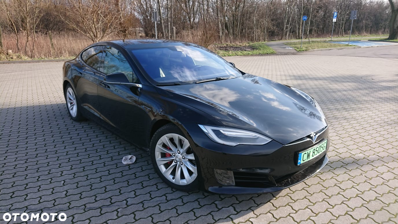 Tesla Model S - 10