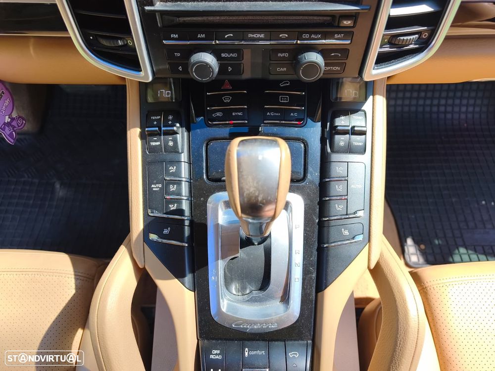 Porsche Cayenne Platinum Edition - 10