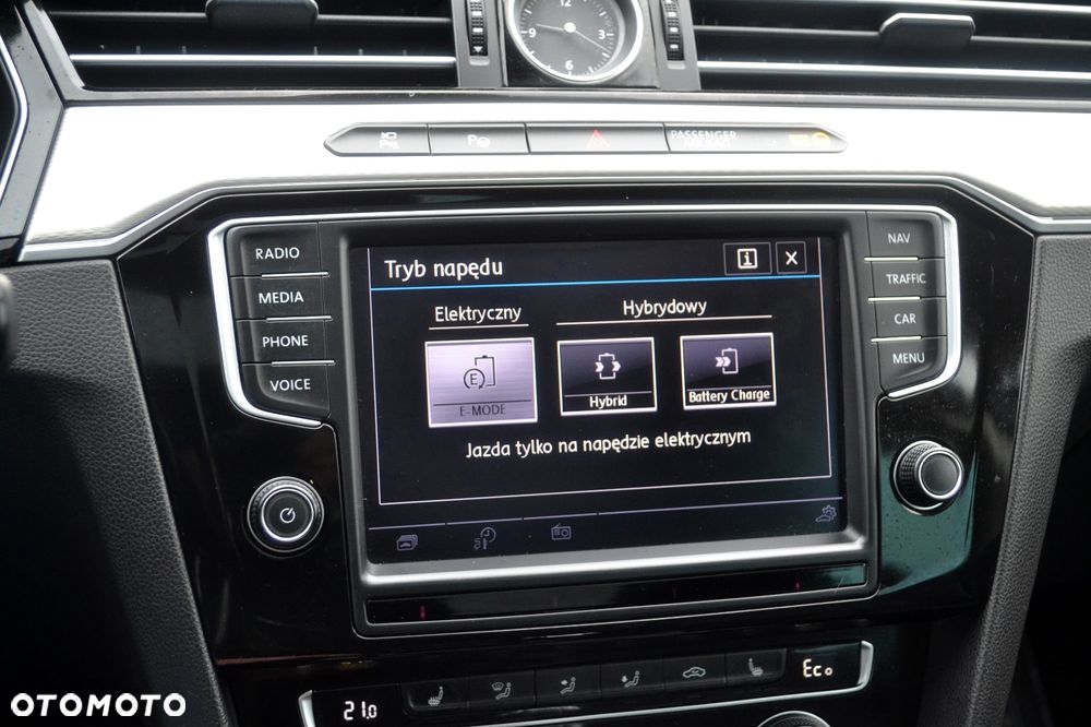 Volkswagen Passat - 21