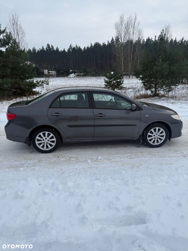 Toyota Corolla 1.6 VVT-i Sol - 4