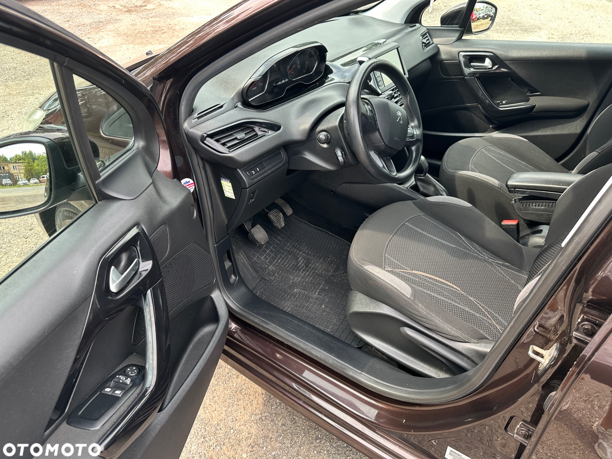 Peugeot 208 82 VTI Allure - 13