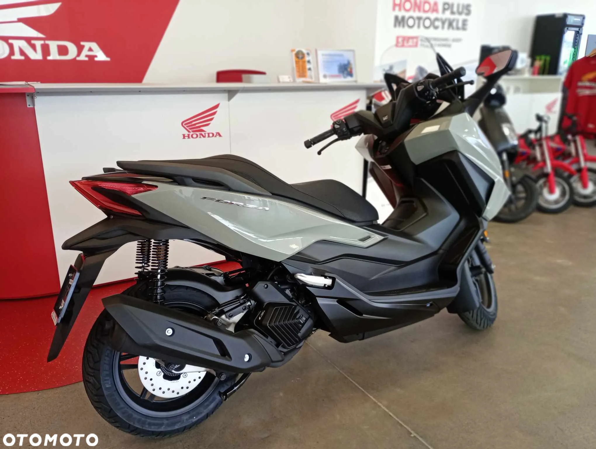Honda NSS - 8