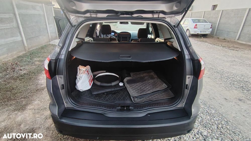 FORD Focus 2013 — imagine 5