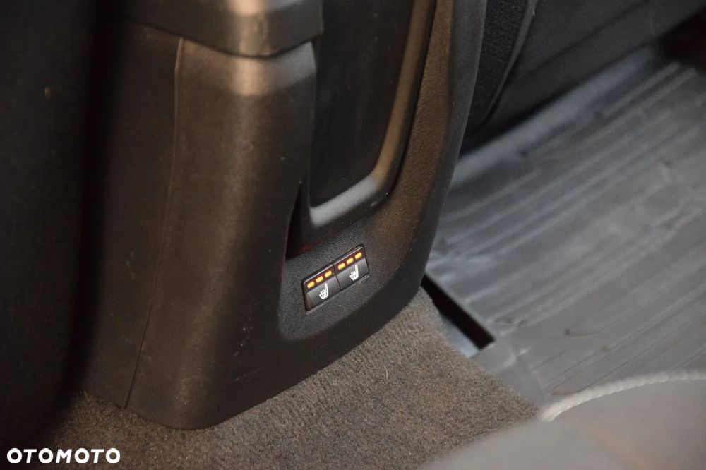 Volvo V40 - 18