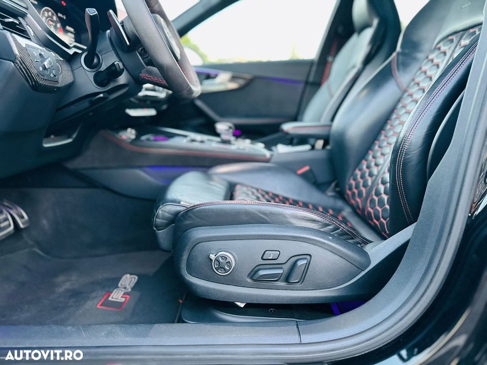 Audi RS4 Avant quattro Tiptronic - 12