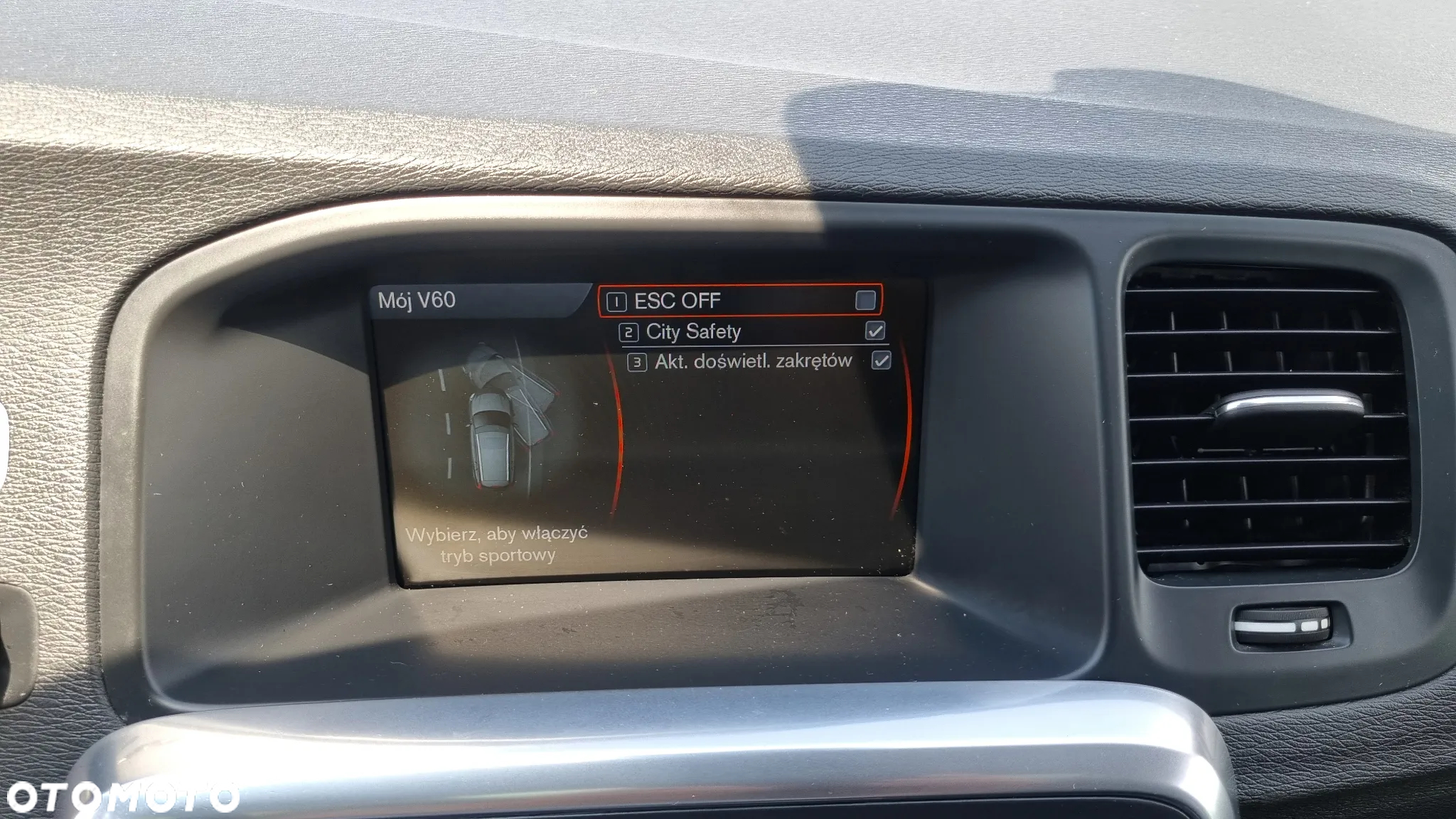 Volvo V60 D4 Momentum - 31