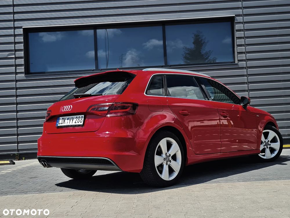 Audi A3 Sportback 2.0 TDI (clean diesel) quattro S tronic S line Sportpaket - 10