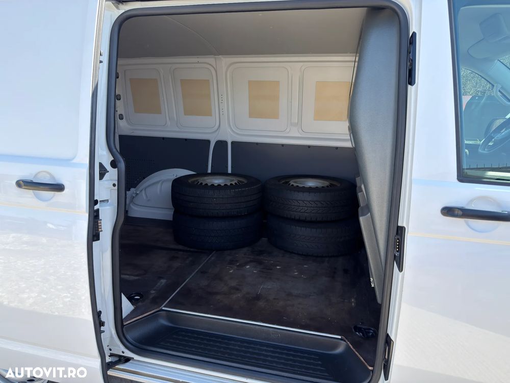 Volkswagen Transporter T6.1 - 21
