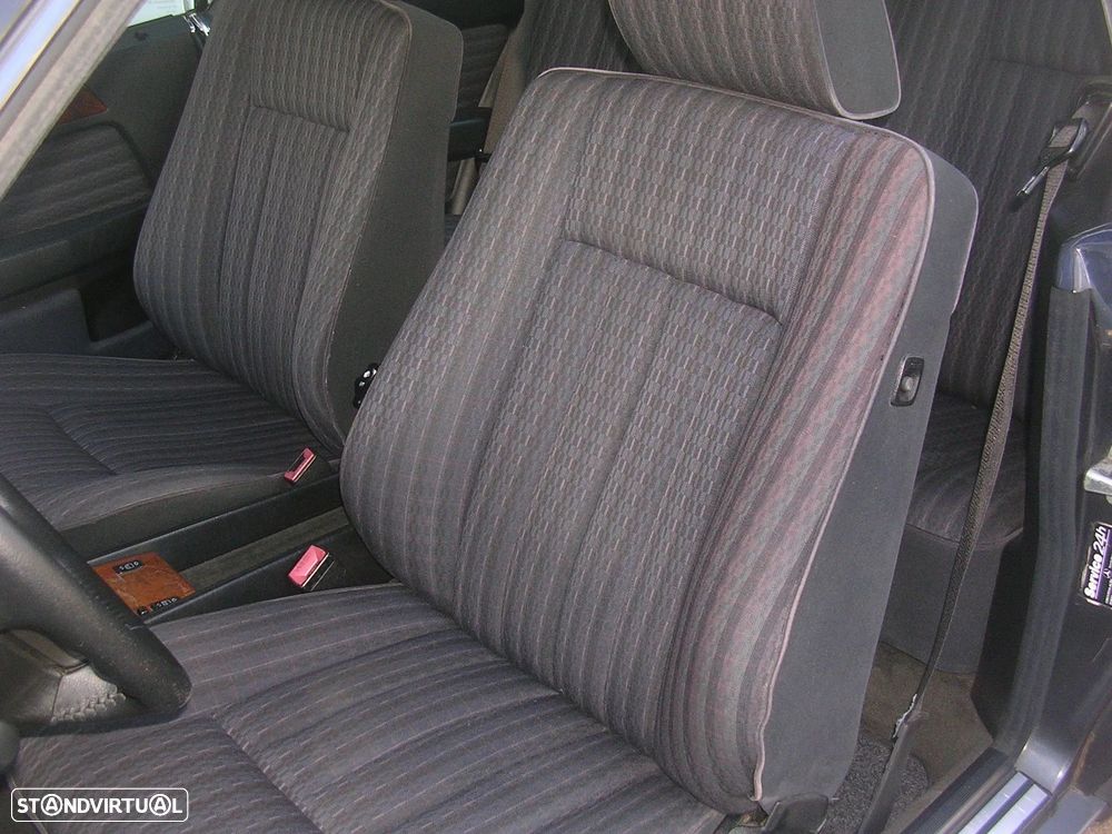 Mercedes-Benz W124 (1984-1997) 200 CE - 11
