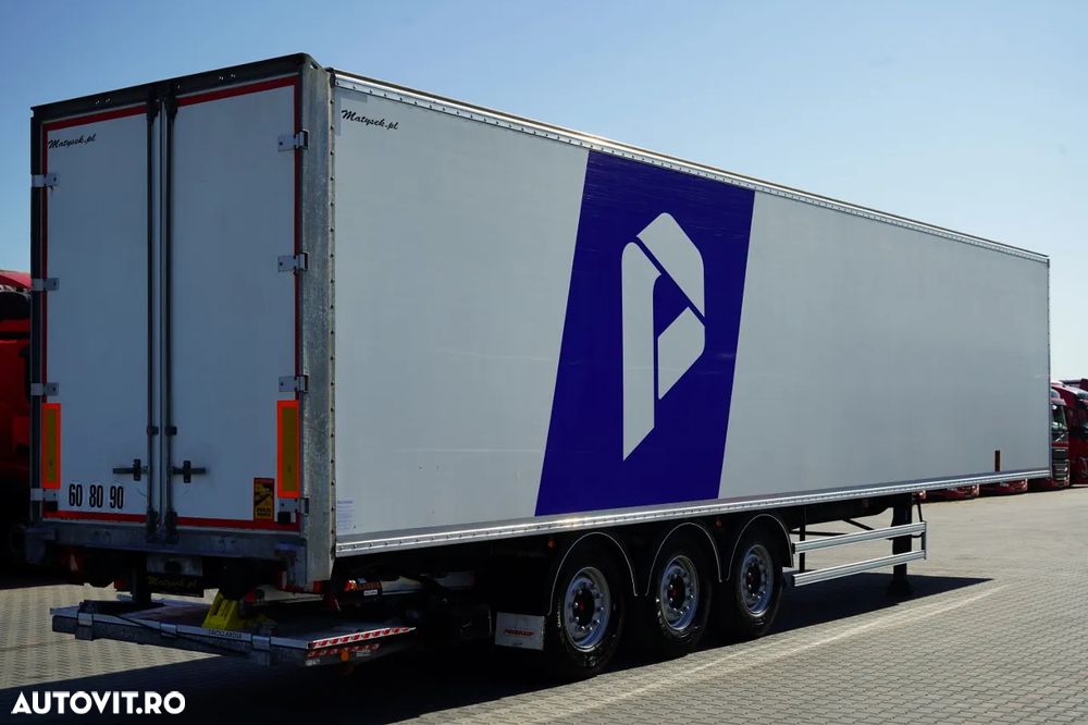 Fruehauf / SEMIREMORCĂ FURGON / STANDARD / PLATFORMĂ HIDRAULICĂ DHOLLANDIA - 1.500 KG / PODEA REZISTENTĂ (HEAVY-DUTY) / SAF / - 8