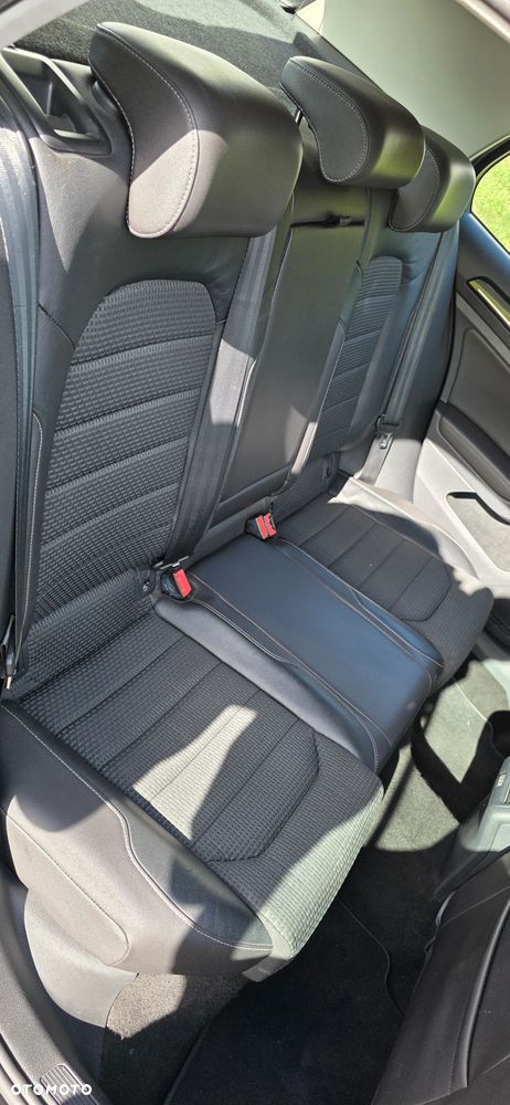 Volkswagen Golf - 22