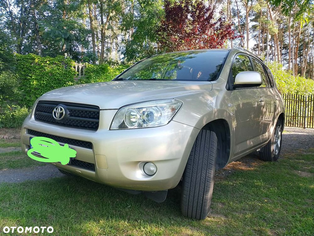 Toyota RAV4 - 1