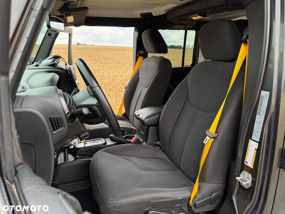 Jeep Wrangler - 15