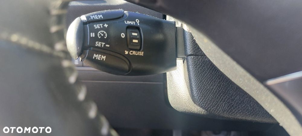 Peugeot 308 HDi FAP 150 Business Line Niveau 2 - 17