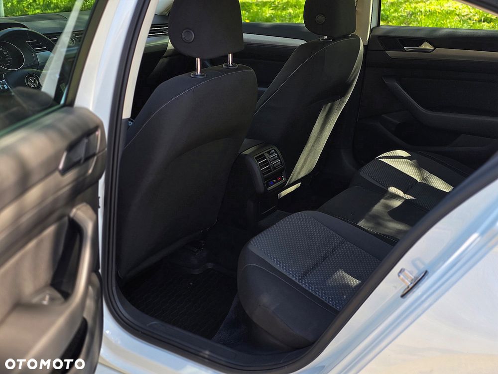Volkswagen Passat 1.6 TDI BMT City - 15