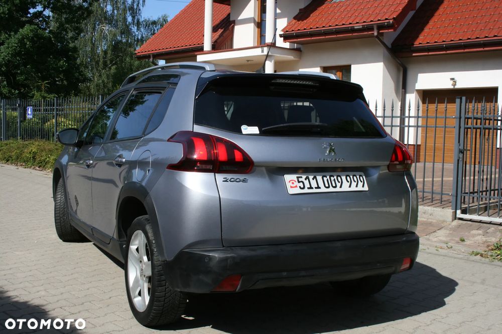 Peugeot 2008 1.2 Pure Tech Allure S&S - 5